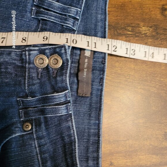 Levi's Skinny Bermuda Shorts Size 12 Mid Rise Cut Off Button Flap Stretch Denim - Picture 9 of 12